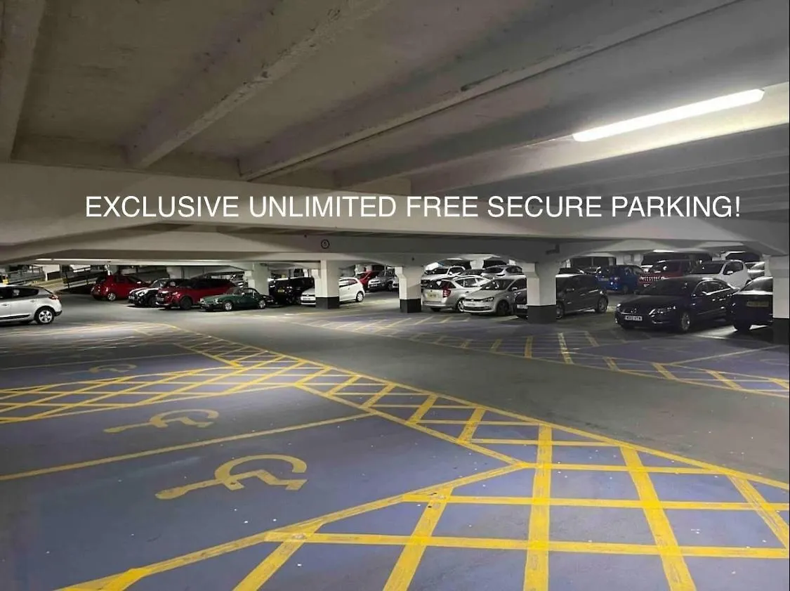 Riverside Leeds Dock Apt Free Secure Parking United Kingdom