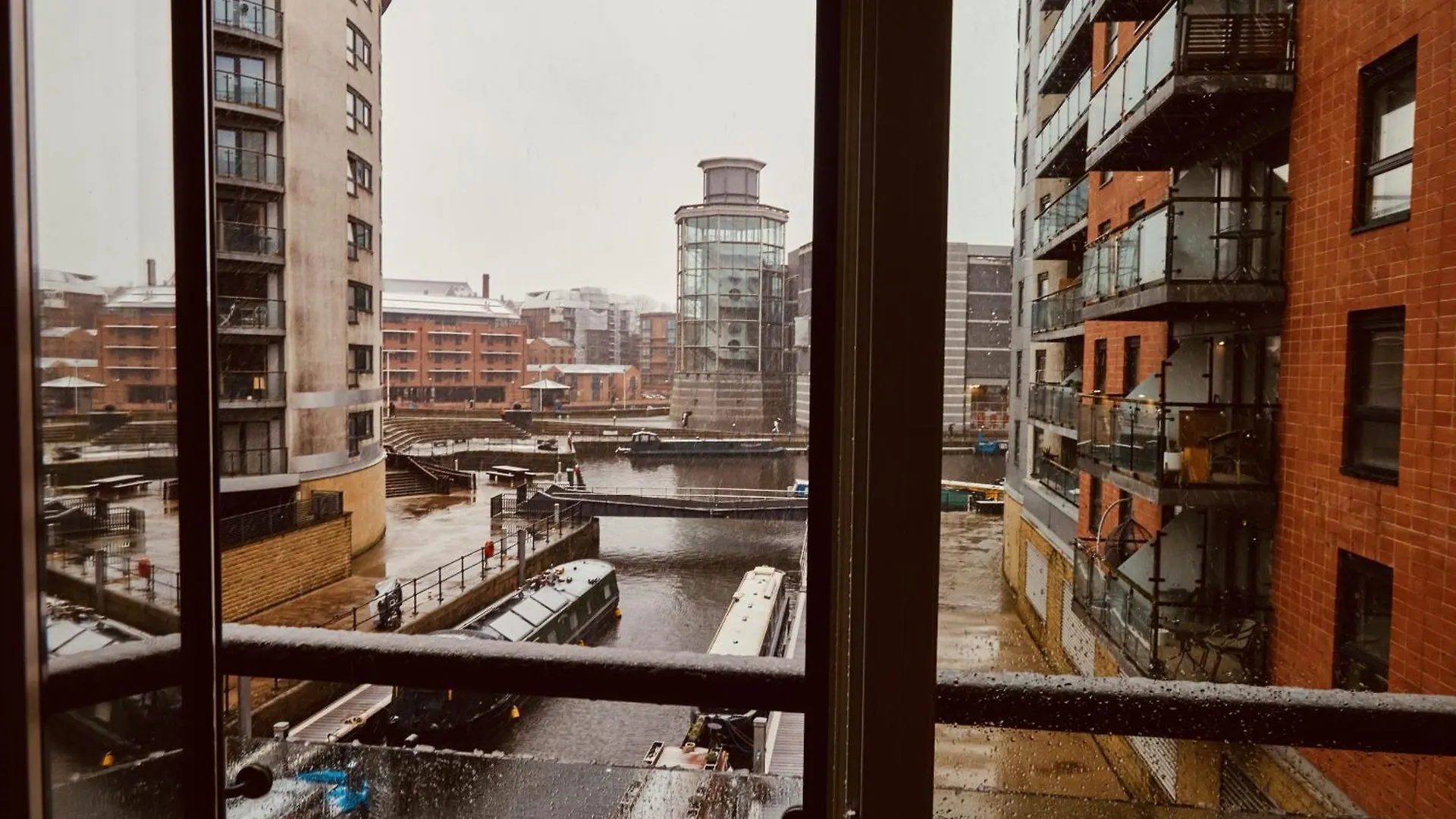 Apartment Riverside Leeds Dock Apt Free Secure Parking United Kingdom