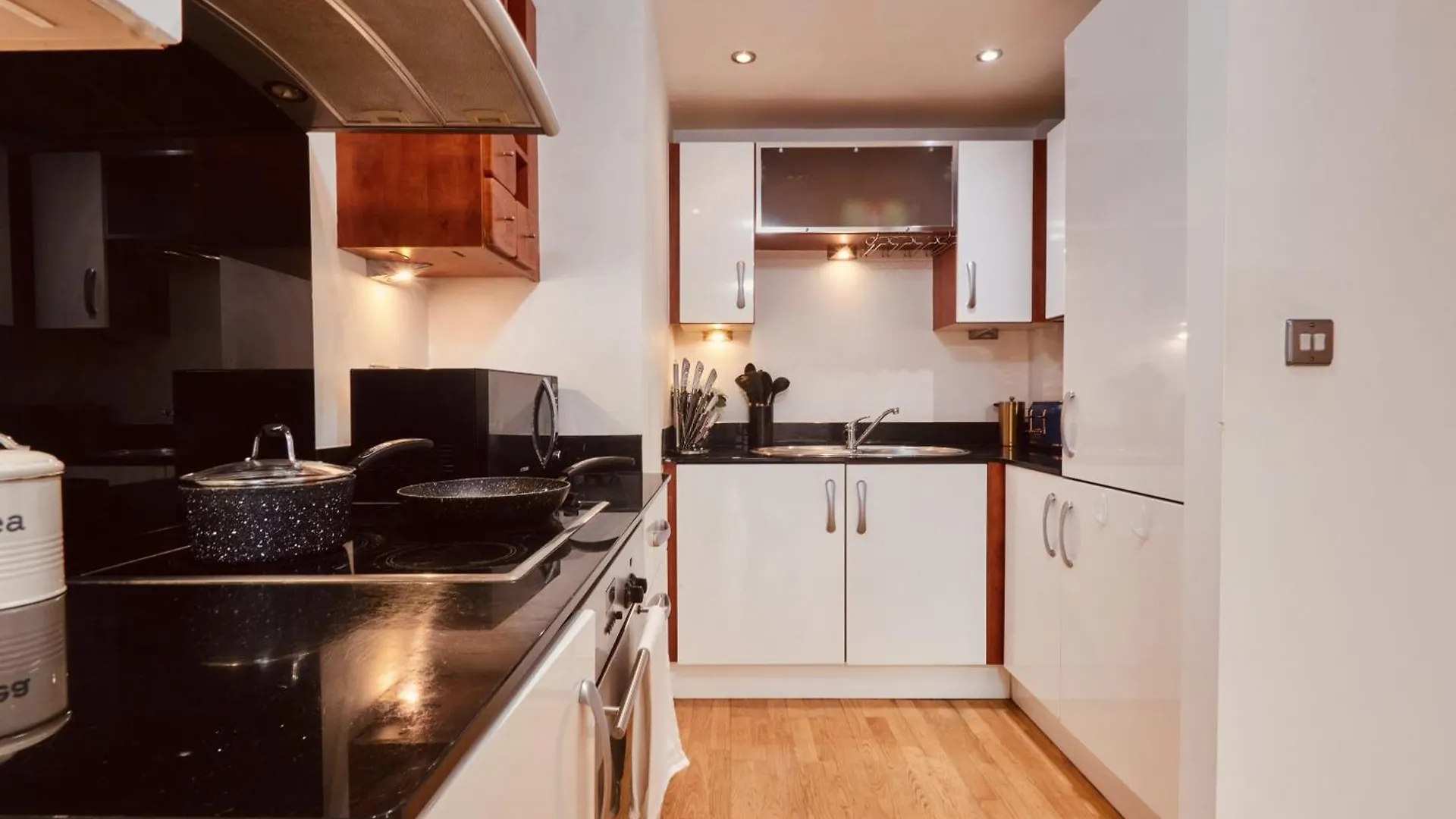 Apartment Riverside Leeds Dock Apt Free Secure Parking