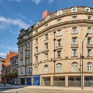 Discovery - Leeds Hotel