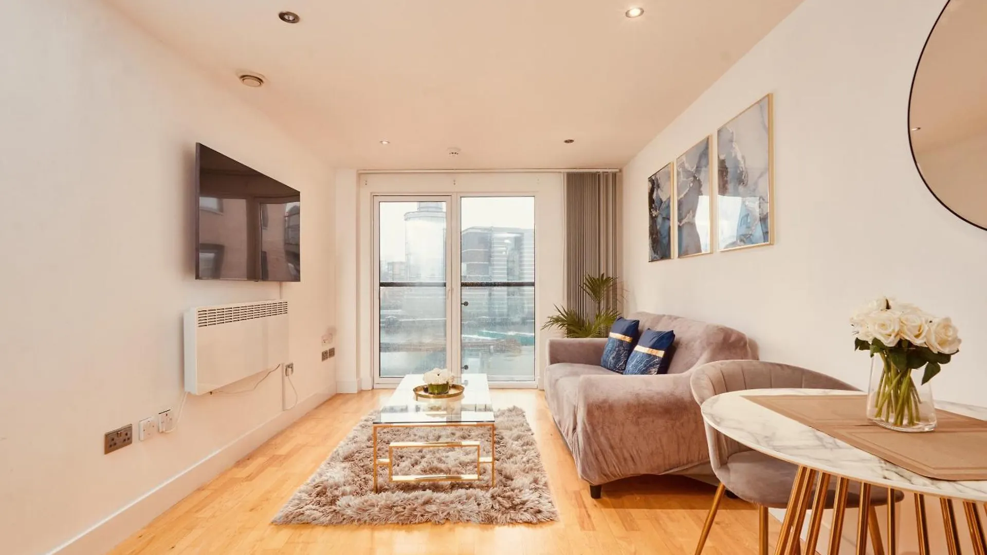 Riverside Leeds Dock Apt Free Secure Parking